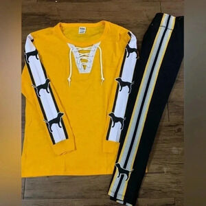 PINK VS YELLOW PUP TSHIRT/ COZY LEGGINGS
NWT OUTFIT  SET S
